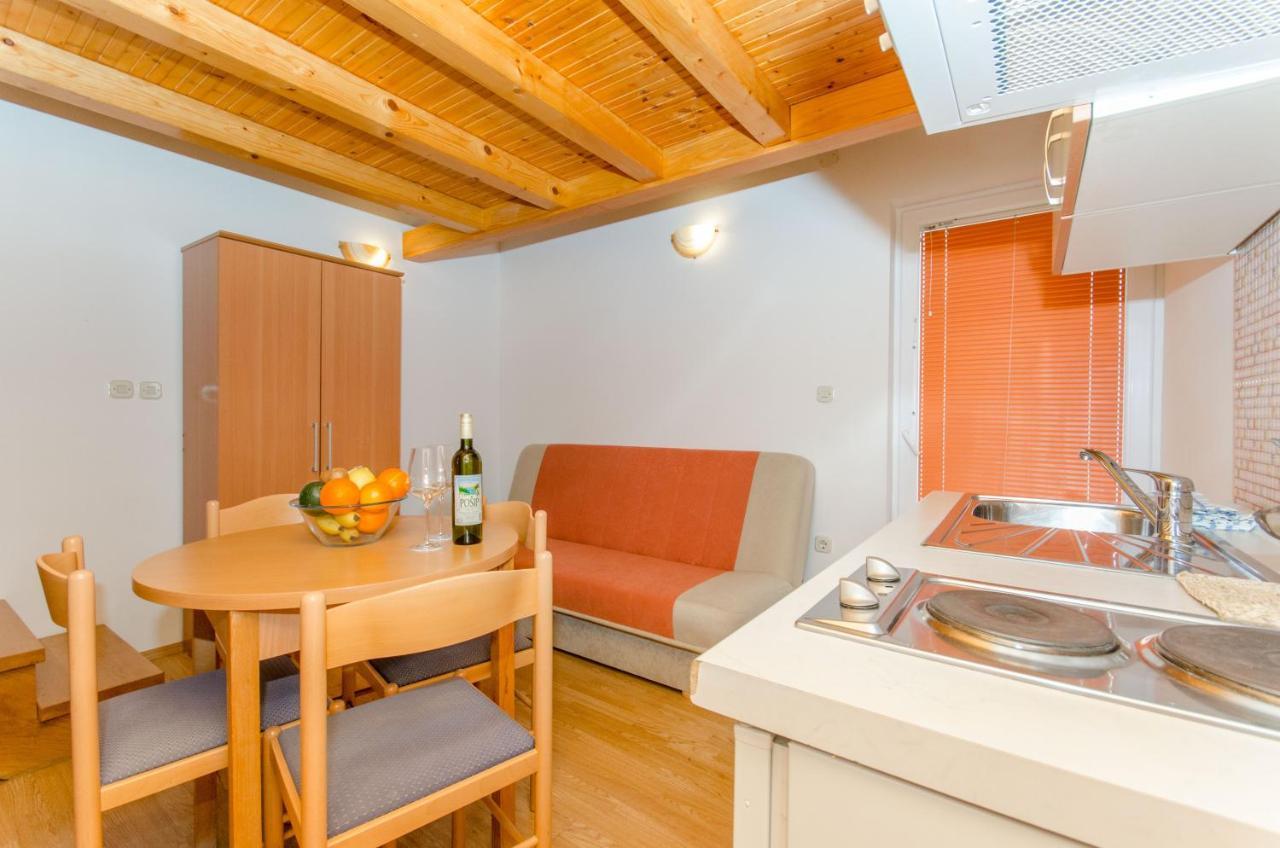 Apartma Knezovicapartments