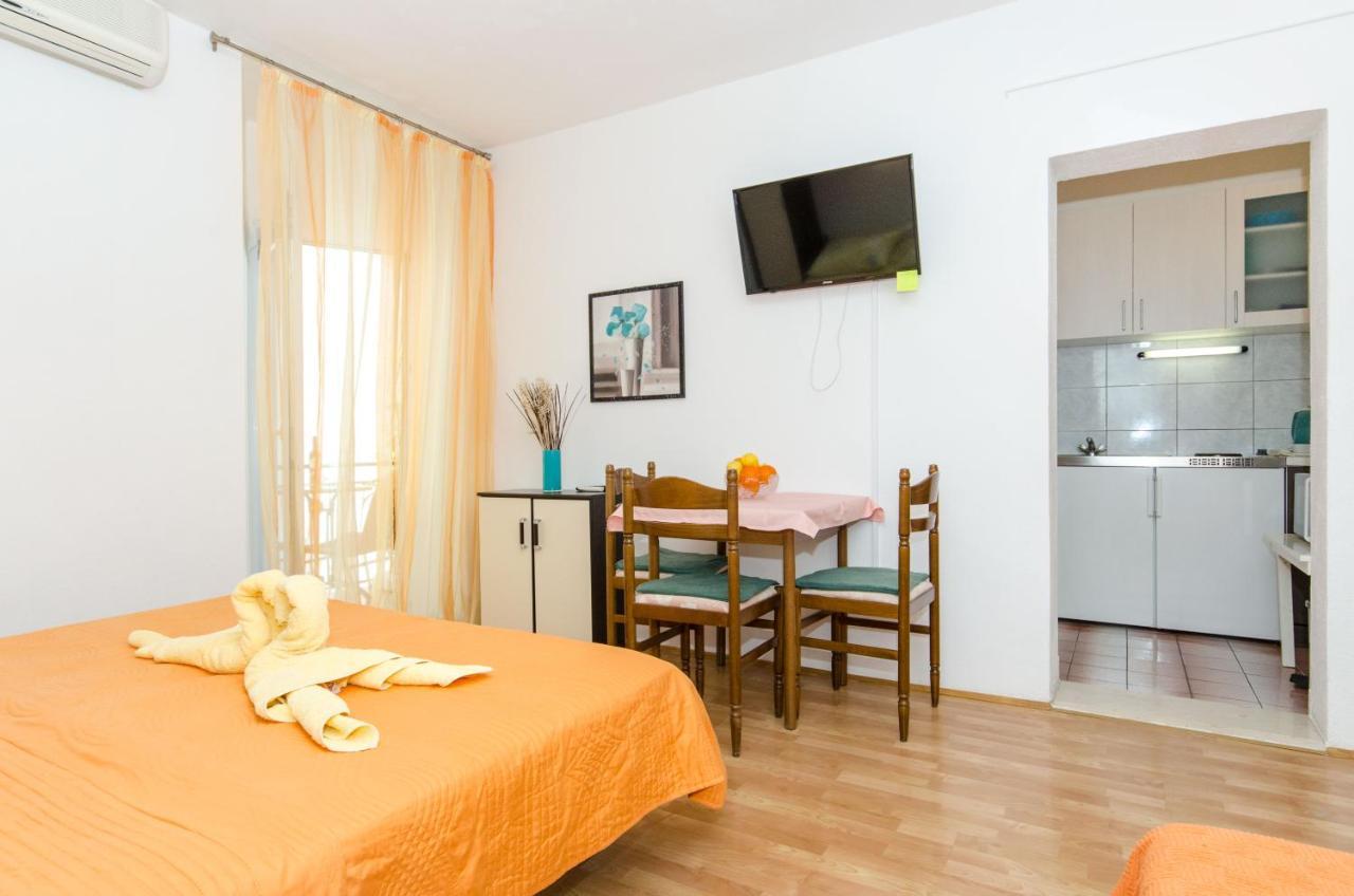 Knezovicapartments *