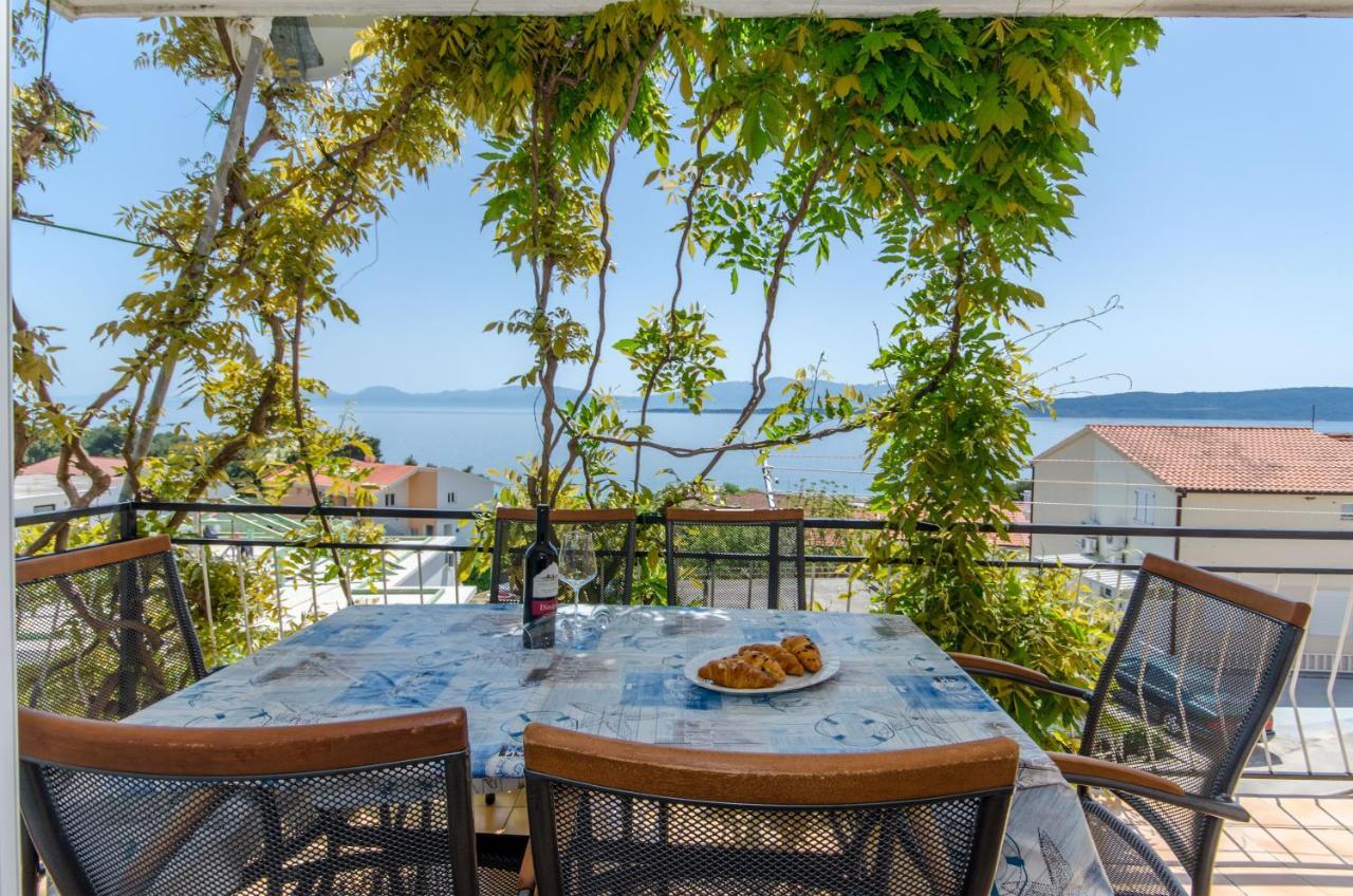 Apartman Knezovicapartments *