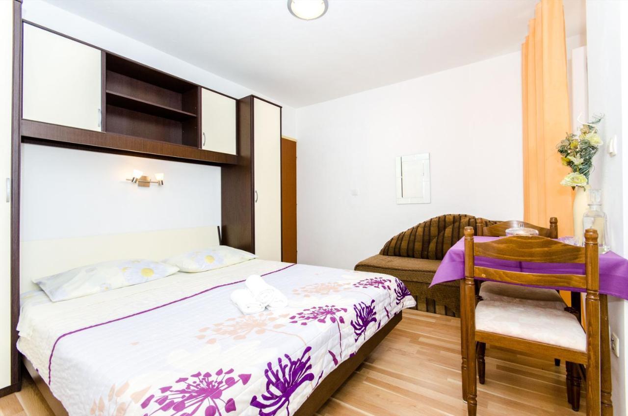Knezovicapartments *