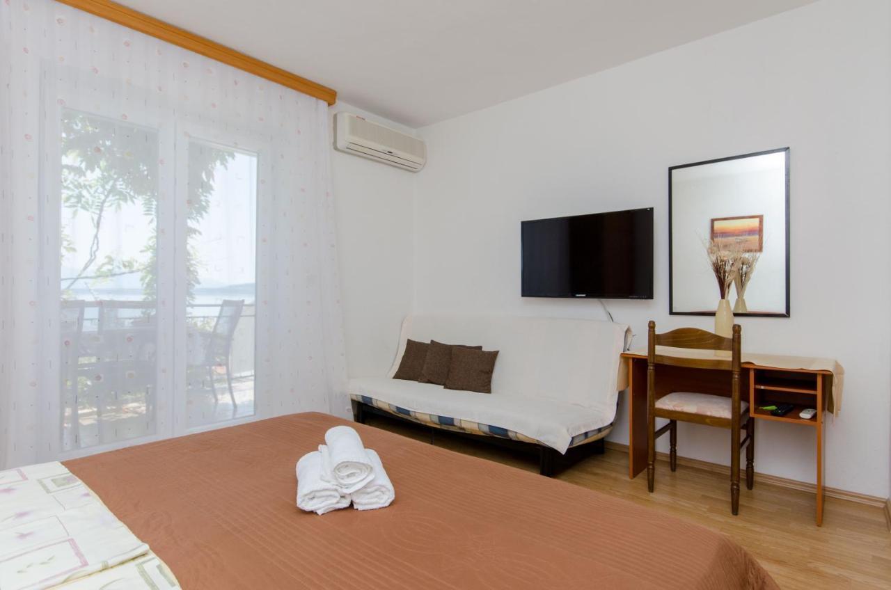 Knezovicapartments *