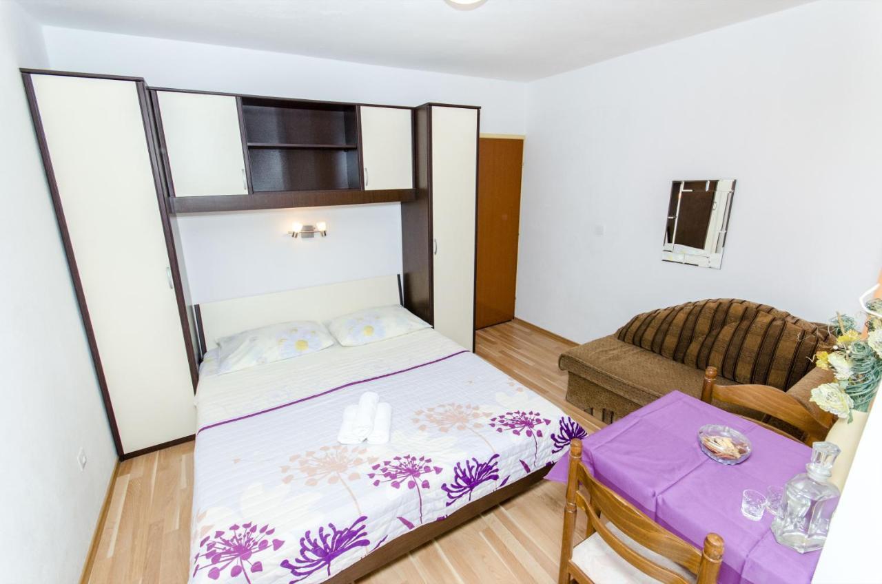 Knezovicapartments *